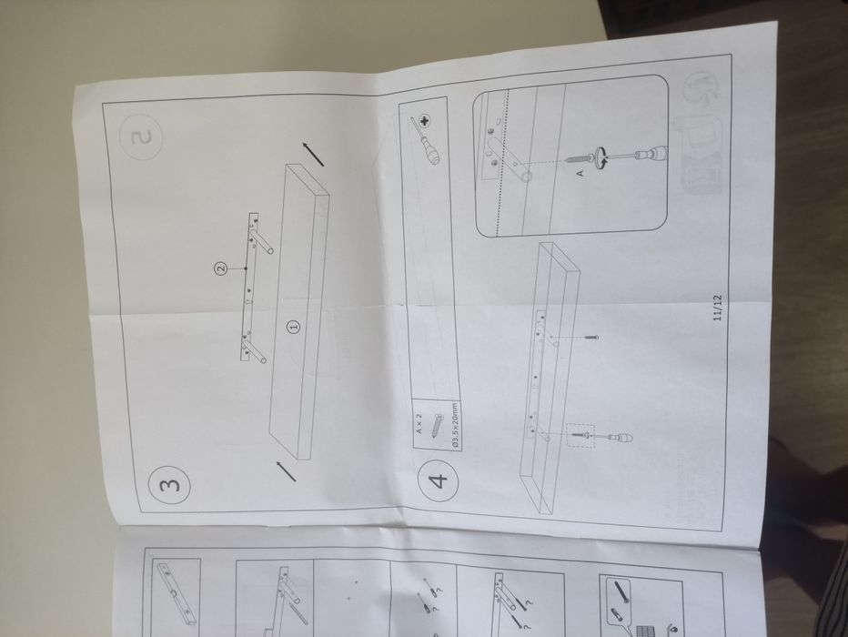 Prateleira branca de parede