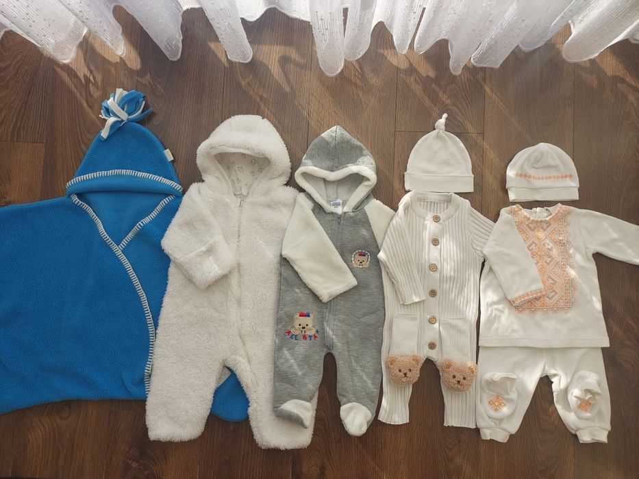 Набір одягу на немовлят від 0 до 3 місяців