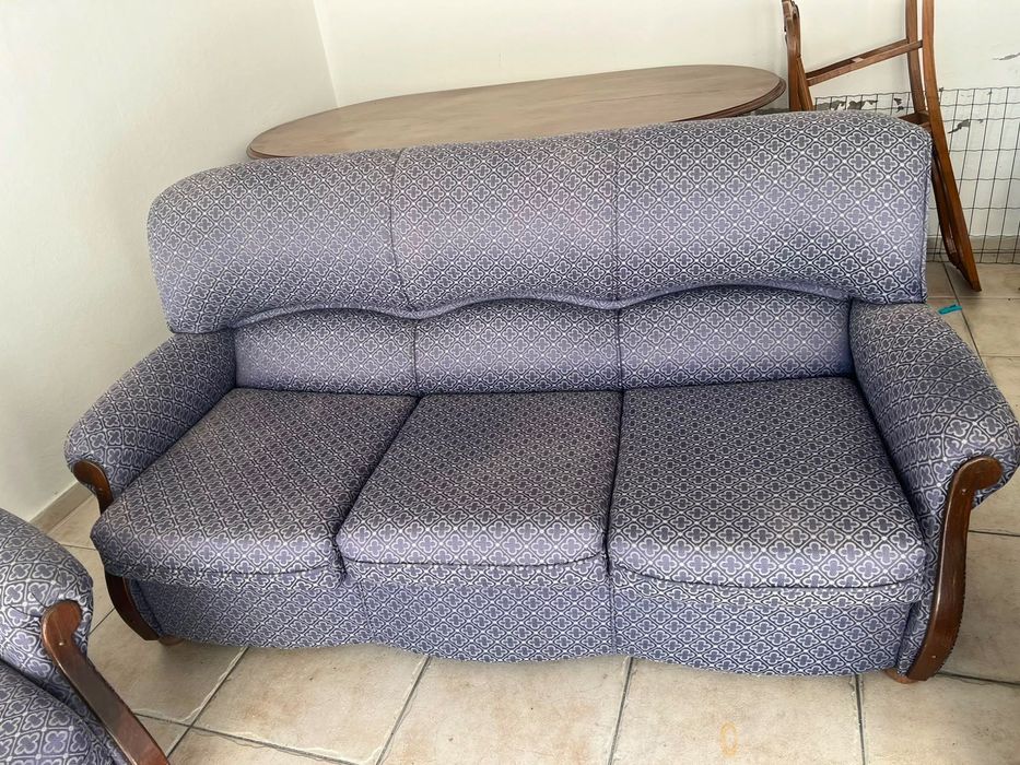 Conjunto de sofá e duas poltronas em azul