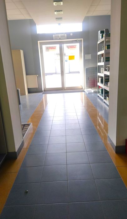 Lokal 142 metry- na biura, handel ,usługi