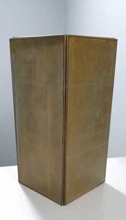 Vitrine Triangular