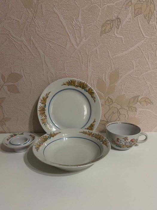 Набор детской посуды "Счастливое детство" Барановка СССР Винтаж