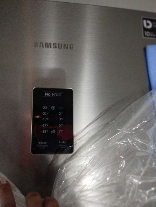 Frigorífico Samsung No Frost - inox 353 L (como novo)