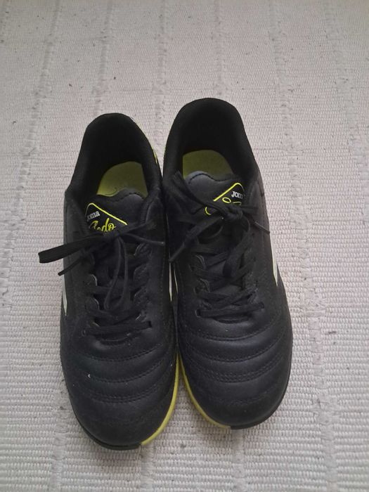 chuteiras de futsal JOMA - piso turf