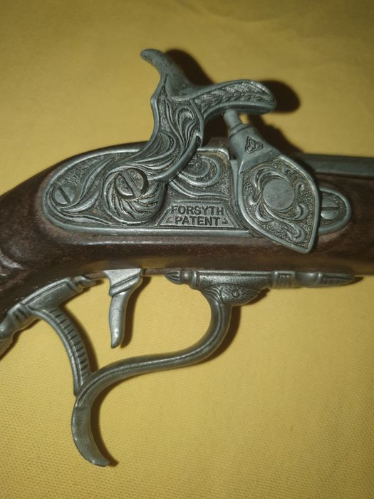 Réplica de Pistola Antiga "Hadley 1760 London" - Decorativa