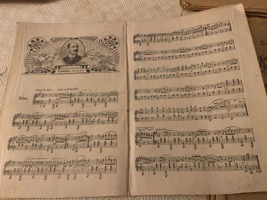 Partituras e outras peças musicais para venda
