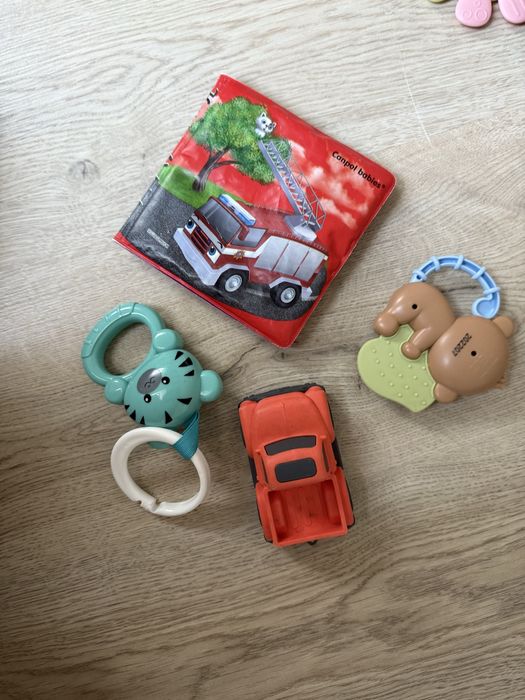 Zestaw zabawek grzechotek dla chlopca