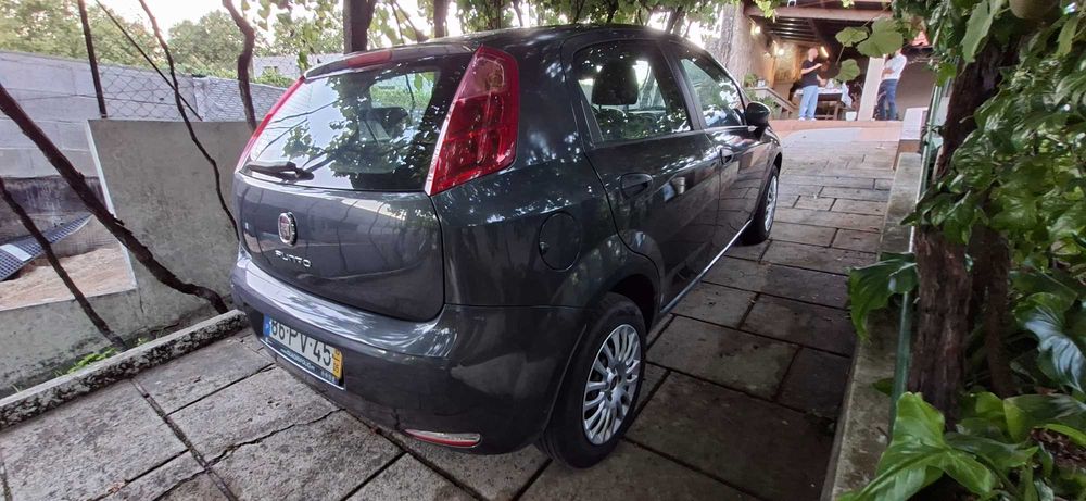 Fiat Punto - ano 2015 impecável !!!