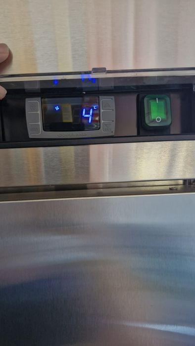 Frigorífico Metro Profissional
