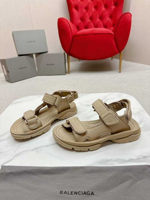 Balenciaga Buty, sandaly klapki, skora 080217
