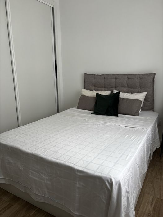 Cama com arrumação + colchão