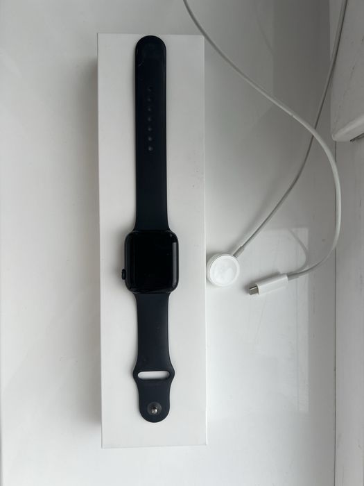 Apple watch SE ( 2nd Gen ) 44mm M/L