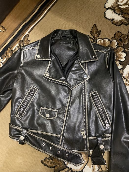 жіноча шкіряна куртка