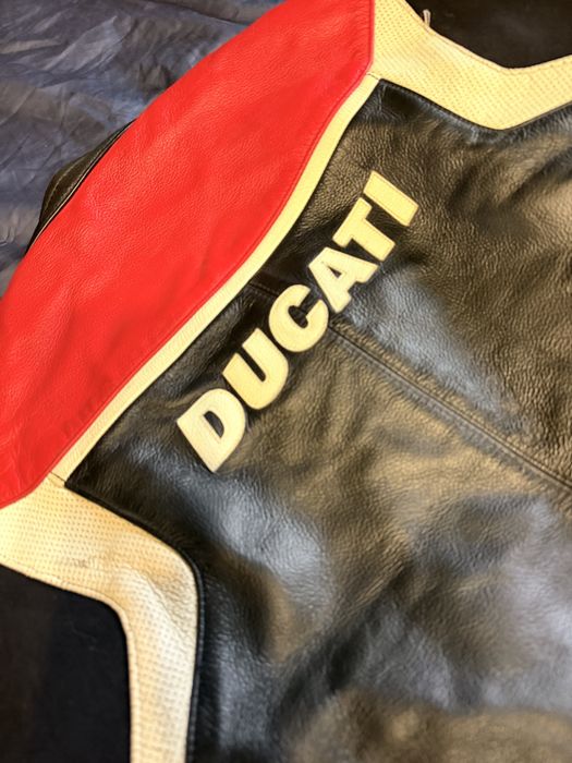 Kurtka skórzana ducati