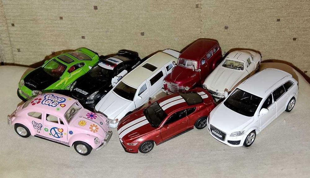 Машины машинки игровые коллекционые Kinsmart Uni-fortune Кинсмарт Кінсмарт Volkswagen Lincoln limousine Nissan Chevrolet Mercedes Toyota Audi Ford
