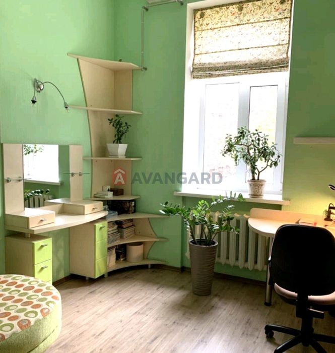 Здається шикарна 5-кімнатна квартира в центрі