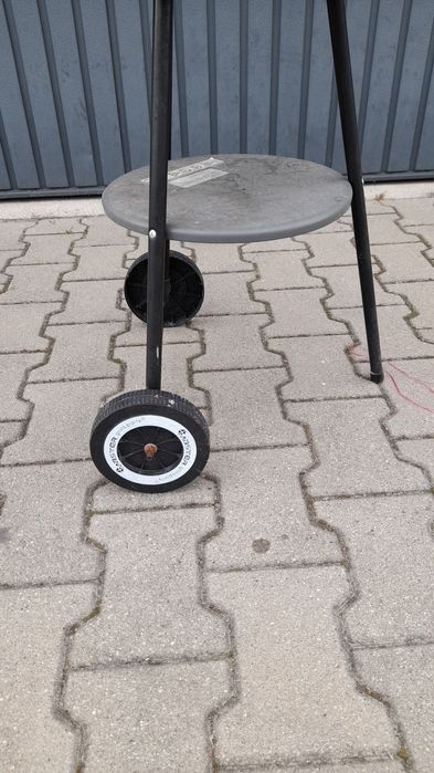 Grill ogrodowy na kółkach sprzedam