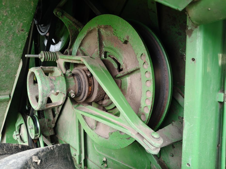 Комбайн John Deere 1157