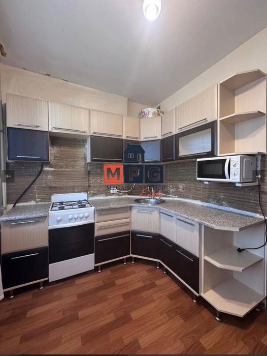 Продаж 2-кімнатної квартири з ремонтом в Пісочині