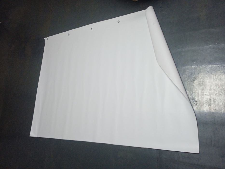 Фотозона та екран на проектор б/у