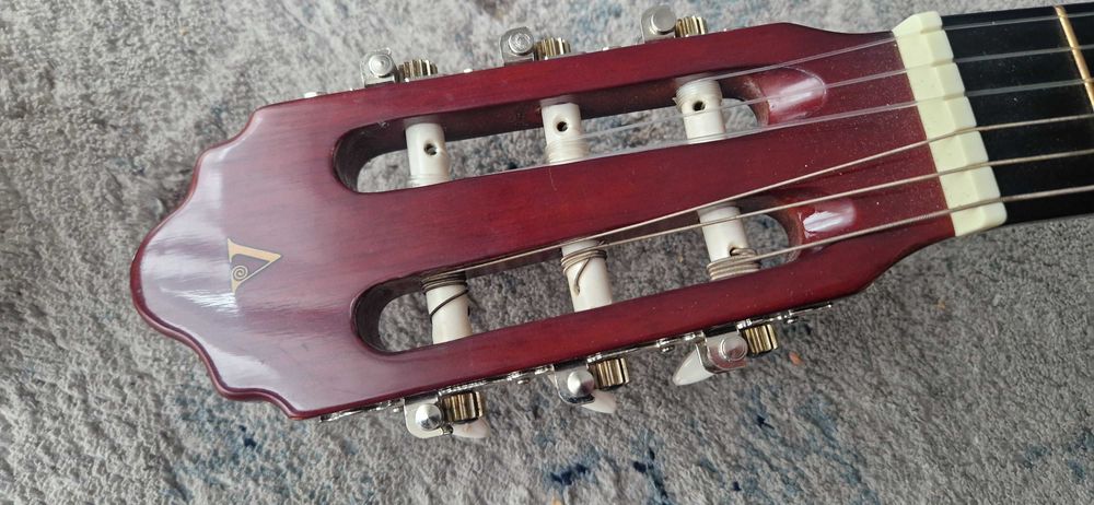 GUITARRA EM óptimas  condições