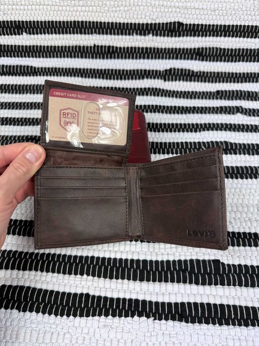 Чоловічий гаманець Levis