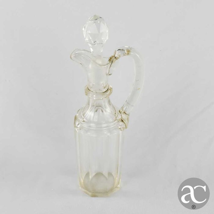 Galheta em cristal facetado, séc. XIX