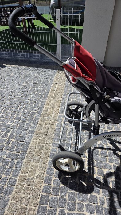 Carrinho de passeio Pierre Cardin