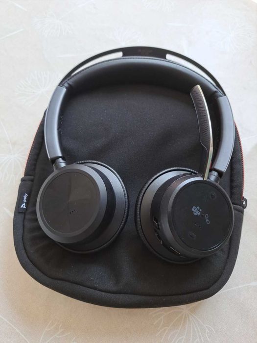 Poly Voyager Focus 2 + Bolsa - Como Novos