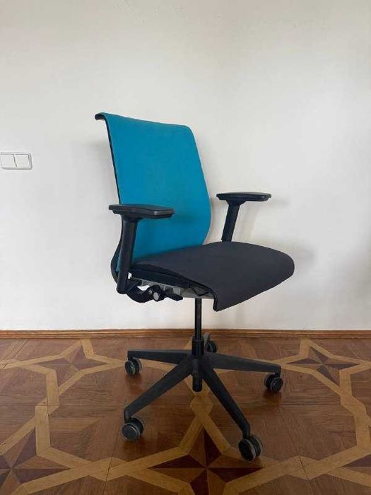 РОЗПРОДАЖ з офісу стелажи,тумби,столи, крісла,стільці,оргтехніка