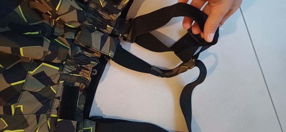 Spodnie narciarskie Mountain Warehouse, na 8-10l.