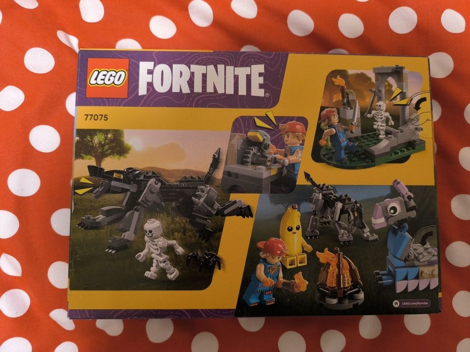 Lego Fortnite Peely and Sparkplug's Camp 77075
