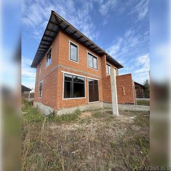 Продаж дуплексу в Брюховичах, вул. Волошкова.Центральні комунікації.