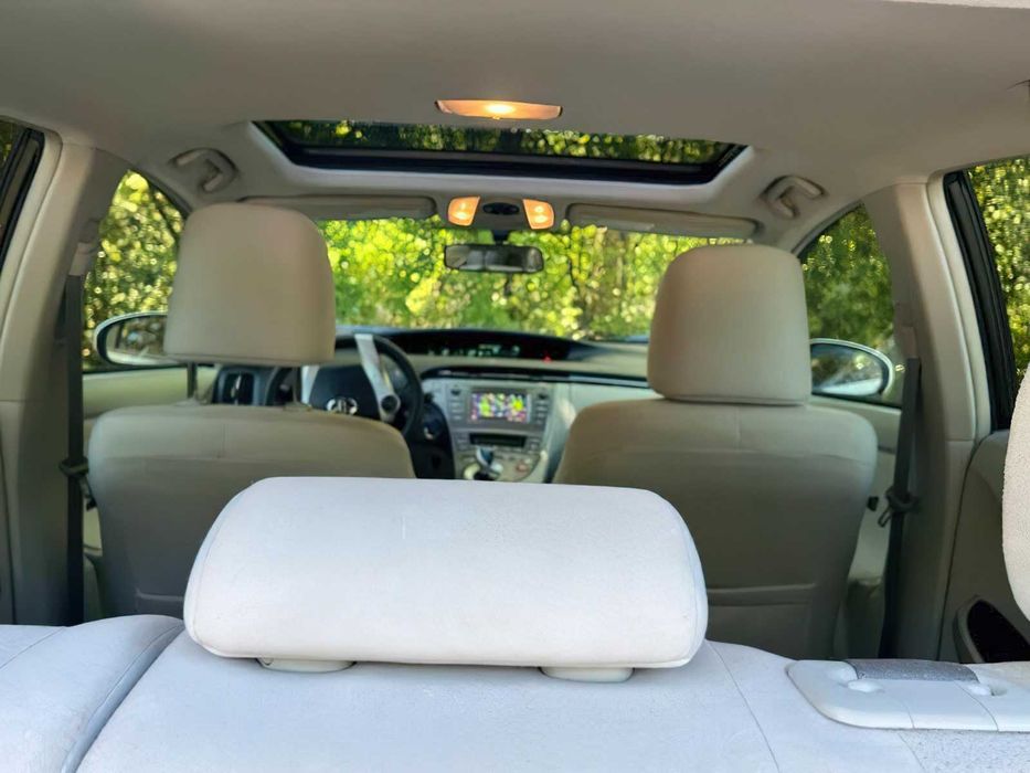 Toyota Prius Four      2015