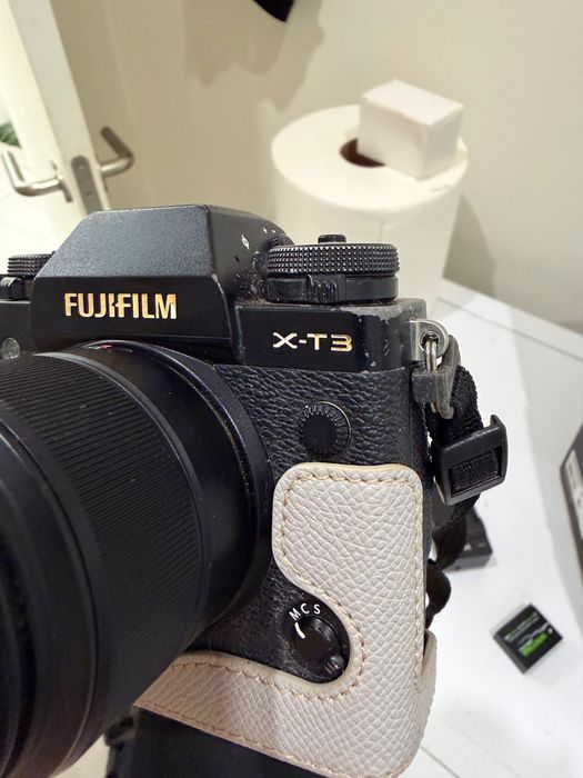 Fujifilm X-T3 + XF 35mm f/2 R WR. 100% funcional. Tem marcas de uso no corpo (ver fotos), sem afetar o funcionamento. Caixa completa.