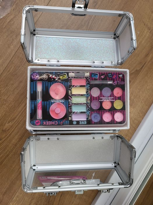 Kuferek lol surprise z kosmetykami nowy.