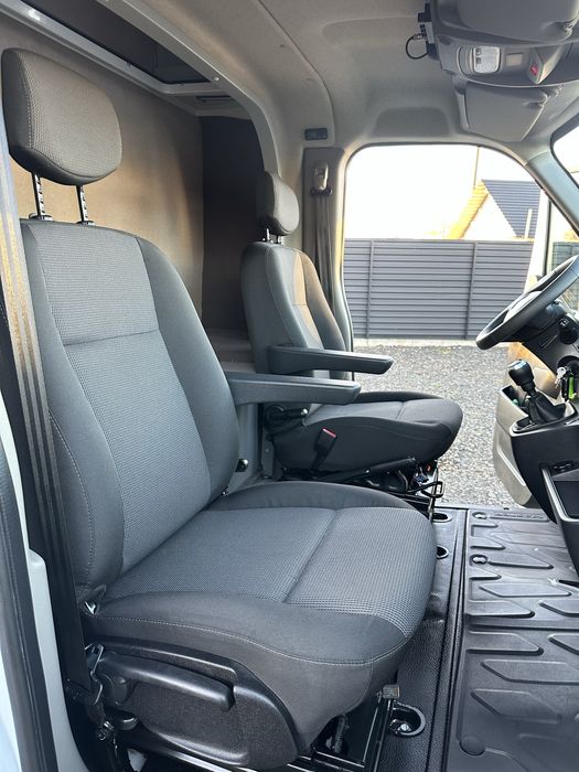 Renault Master TwinCab Гідроборт