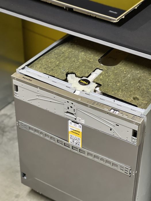 Найновіша посудомийка Miele G 5350 SCVi.  Авт. Відкривання. 24 рік