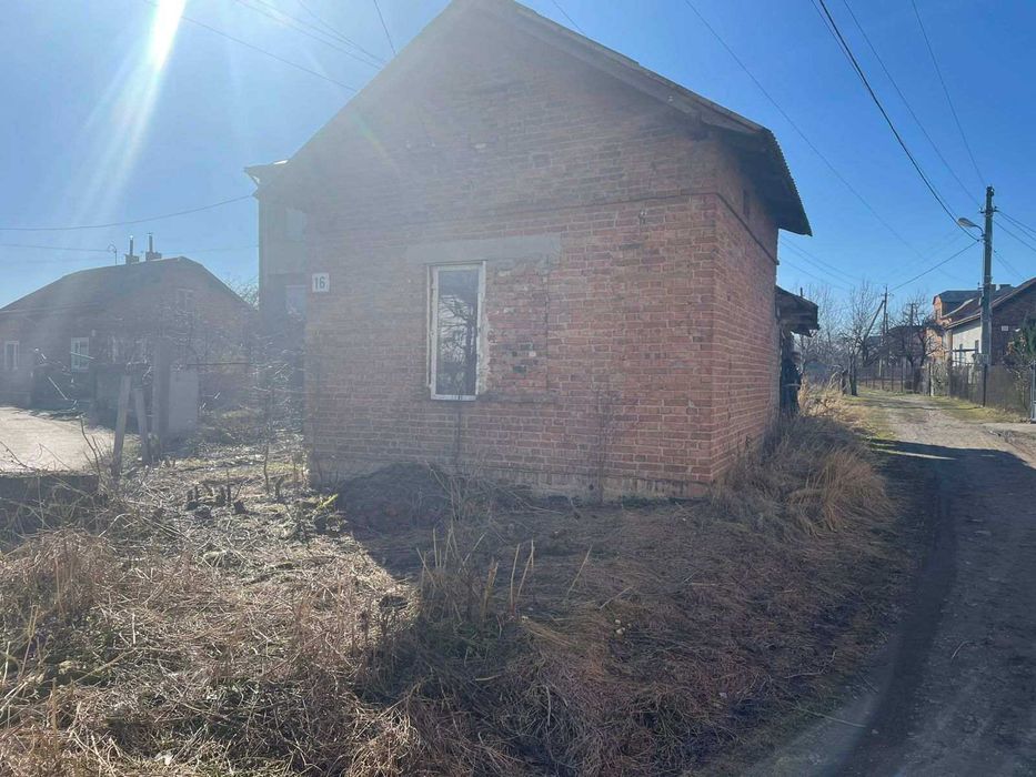 Продається земельна ділянка 4 сотки у м. Винники по вул. Мирона Кипріяна, 16