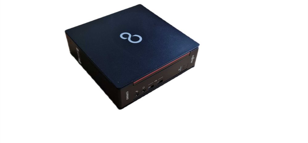 PC Fujitsu Esprimo Q556/2 i7-6700T 8/240GB SSD WIN10 PRO