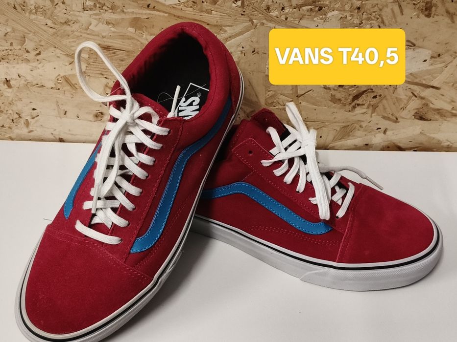 Ténis Vans novo a estear