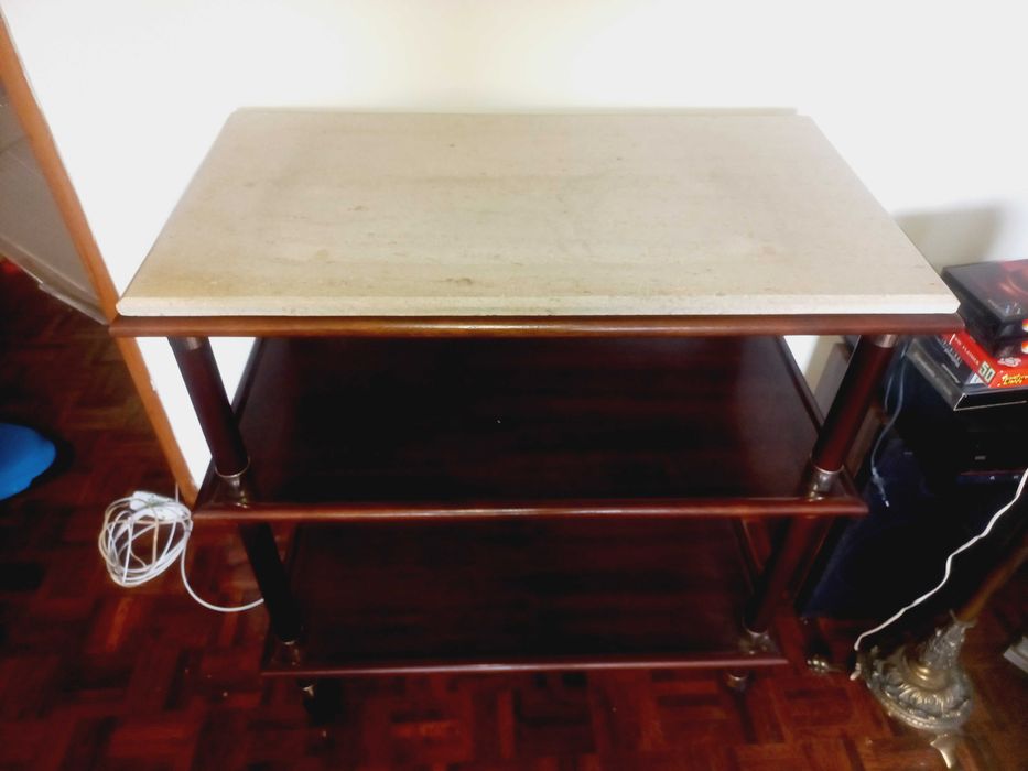 Movél tampo de pedra, com rodas, para Televisão, etc