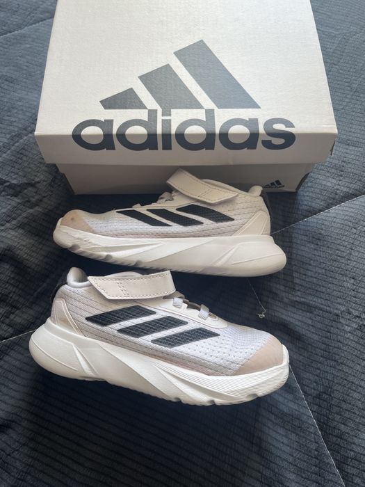 Дитячі кросівки adidas 25,5