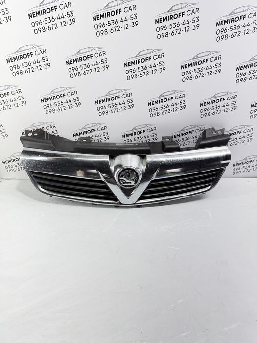 Решітка радіатора Opel zafira b
