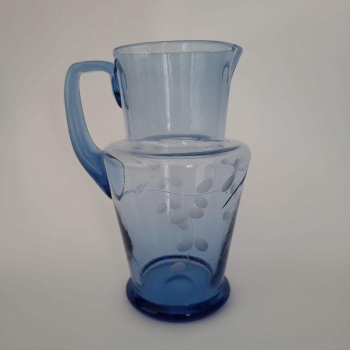 Jarro de vidro azul com biselados, Marinha Grande