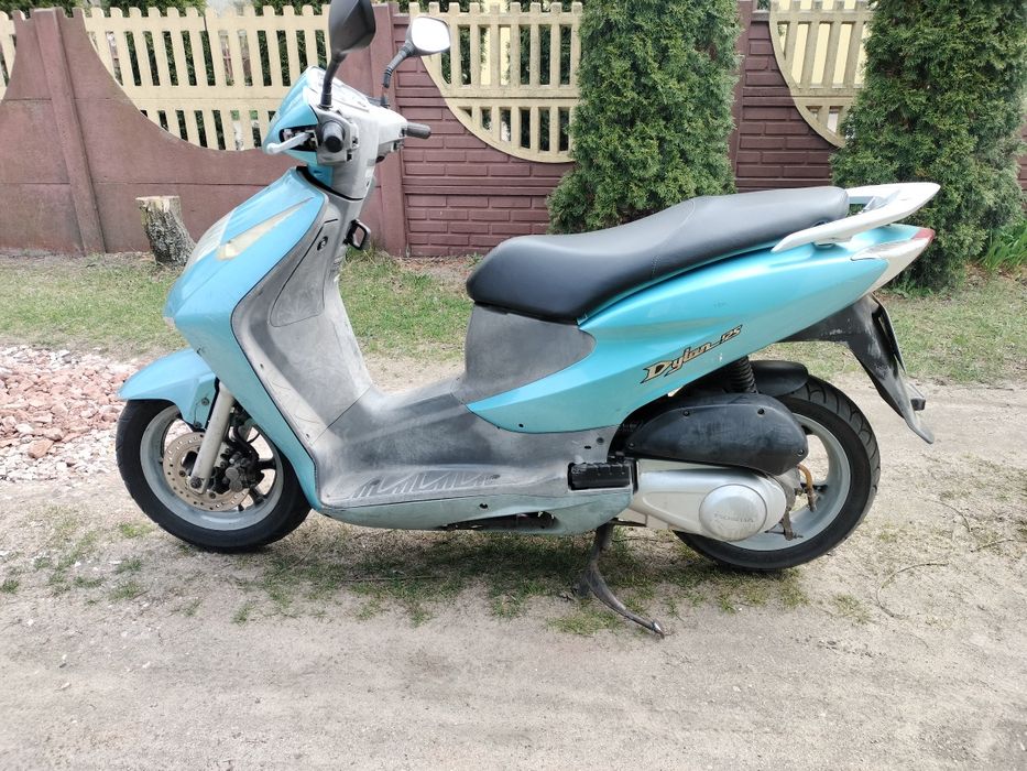 Sprzedam Honda Dylan 2002r.