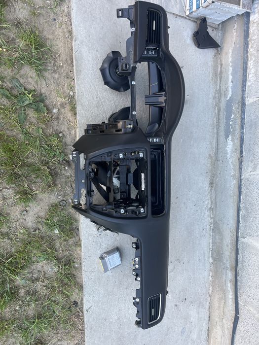 Торпеда безпека AIRBAG VW Jetta 6 джета6 консоль