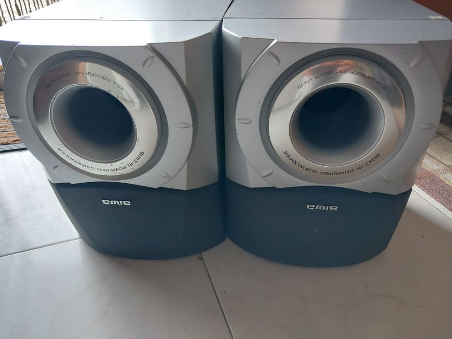 Colunas aiwa impecaveis