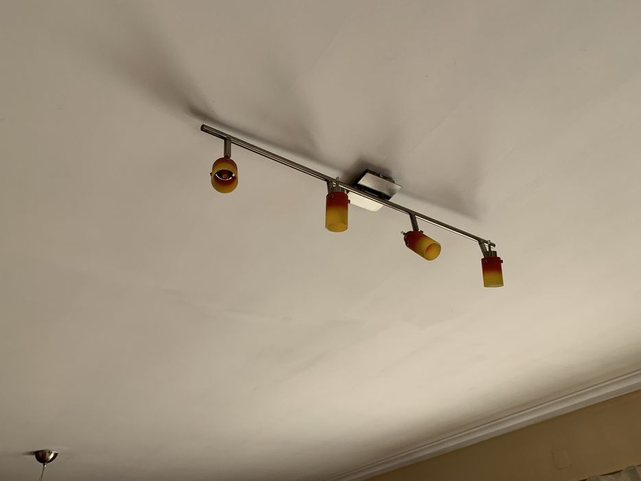 Candeeiro de tecto de quatro focos