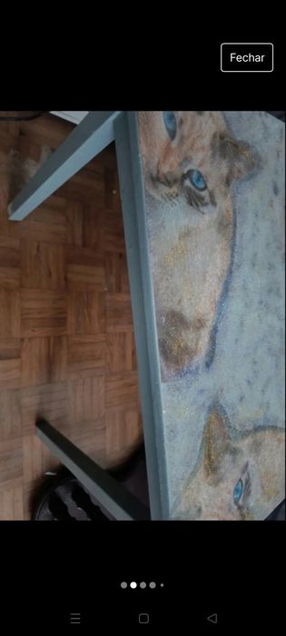 Mesa apoio ou para criança